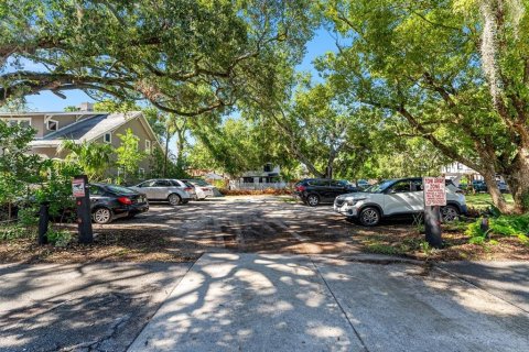 Commercial property in Winter Haven, Florida 20 bedrooms, 986.62 sq.m. № 1800327 - photo 12