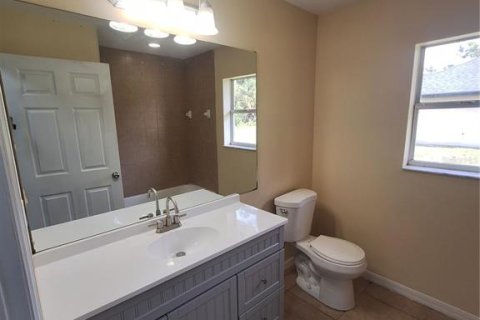 Снять в аренду виллу или дом в Норт-Порт, Флорида 6 комнат, 133.59м2, № 2239129 - фото 27