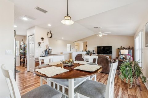 Villa ou maison à vendre à Tarpon Springs, Floride: 3 chambres, 134.06 m2 № 2221671 - photo 13