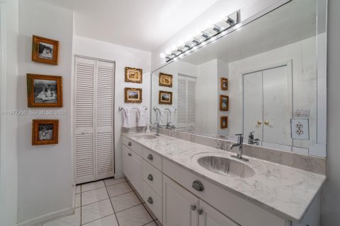 Villa ou maison à vendre à Fort Lauderdale, Floride: 5 chambres, 256.6 m2 № 2041784 - photo 30