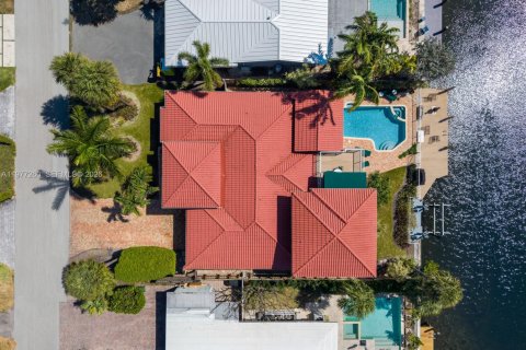 Villa ou maison à Fort Lauderdale, Floride 5 chambres, 256.6 m2 № 2041784