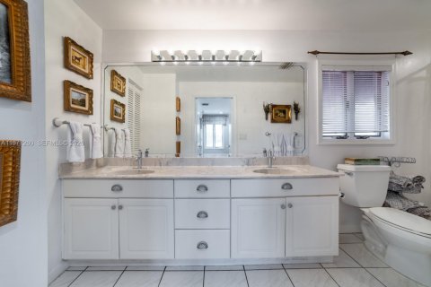 Villa ou maison à vendre à Fort Lauderdale, Floride: 5 chambres, 256.6 m2 № 2041784 - photo 29