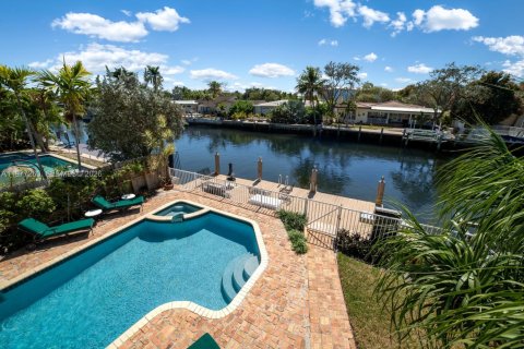 Villa ou maison à vendre à Fort Lauderdale, Floride: 5 chambres, 256.6 m2 № 2041784 - photo 2
