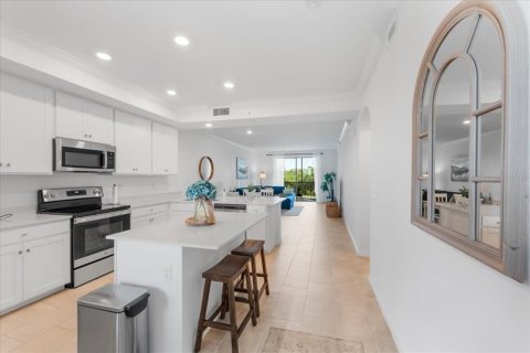 Condo in Bradenton, Florida, 2 bedrooms in LAKEWOOD NATIONAL  № 2106851 - photo 3