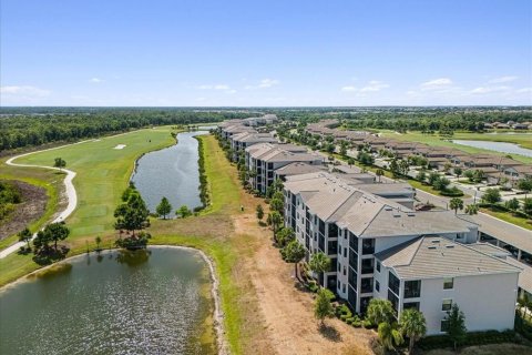 Condo in Bradenton, Florida, 2 bedrooms in LAKEWOOD NATIONAL  № 2106851 - photo 17