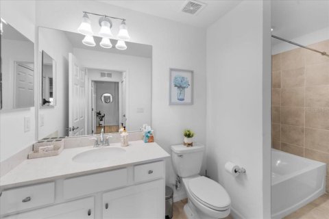 Condo in Bradenton, Florida, 2 bedrooms in LAKEWOOD NATIONAL  № 2106851 - photo 9
