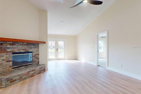 Villa ou maison à vendre à New Smyrna Beach, Floride: 3 chambres, 135.27 m2 № 2141987 - photo 8
