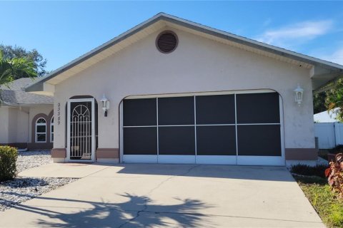 Casa en venta en Port Charlotte, Florida, 3 dormitorios, 180.23 m2 № 1907788 - foto 2