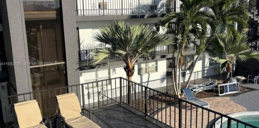 Condo in Fort Lauderdale, Florida, 1 bedroom  № 2043255
