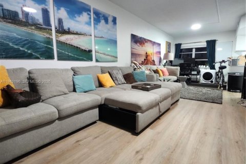 Condo in Fort Lauderdale, Florida, 1 bedroom  № 2043255 - photo 4