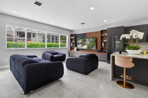 Villa ou maison à louer à Miramar, Floride: 5 chambres, 316.61 m2 № 2167967 - photo 12