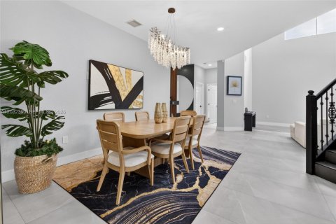 Villa ou maison à louer à Miramar, Floride: 5 chambres, 316.61 m2 № 2167967 - photo 9
