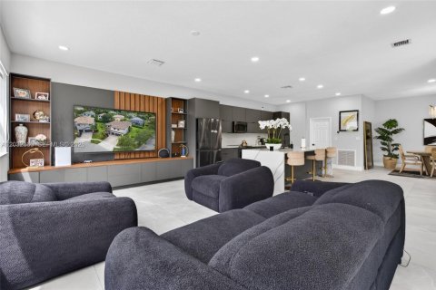 Villa ou maison à louer à Miramar, Floride: 5 chambres, 316.61 m2 № 2167967 - photo 16