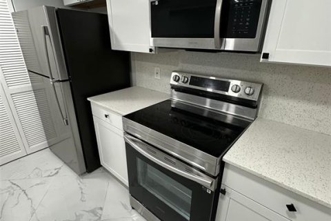 Townhouse in Jacksonville, Florida 3 bedrooms, 125.23 sq.m. № 1841900 - photo 11