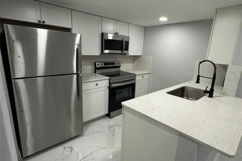 Townhouse in Jacksonville, Florida 3 bedrooms, 125.23 sq.m. № 1841900 - photo 9