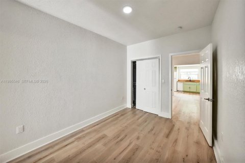 Adosado en alquiler en Miami, Florida, 2 dormitorios, 180.04 m2 № 2063769 - foto 19