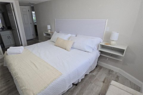 Villa ou maison à vendre à Sarasota, Floride: 4 chambres, 187.29 m2 № 2211666 - photo 12