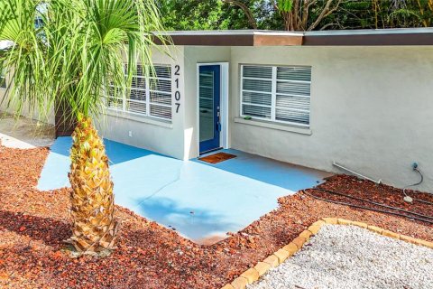 Villa ou maison à vendre à Sarasota, Floride: 4 chambres, 187.29 m2 № 2211666 - photo 2