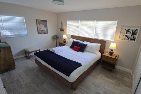 Villa ou maison à vendre à Sarasota, Floride: 4 chambres, 187.29 m2 № 2211666 - photo 15