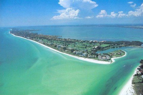House in Longboat Key, Florida 4 bedrooms, 212.93 sq.m. № 2206220 - photo 29