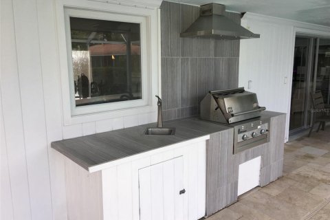 House in Longboat Key, Florida 4 bedrooms, 212.93 sq.m. № 2206220 - photo 19