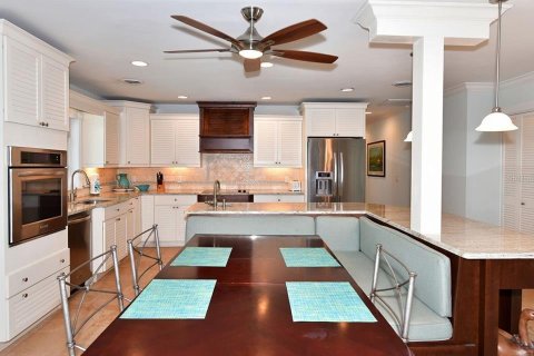 House in Longboat Key, Florida 4 bedrooms, 212.93 sq.m. № 2206220 - photo 26