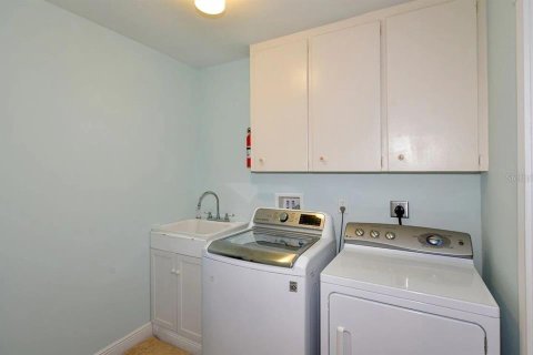 House in Longboat Key, Florida 4 bedrooms, 212.93 sq.m. № 2206220 - photo 28