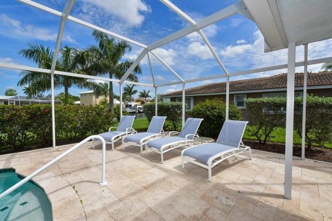 House in Longboat Key, Florida 4 bedrooms, 212.93 sq.m. № 2206220 - photo 30