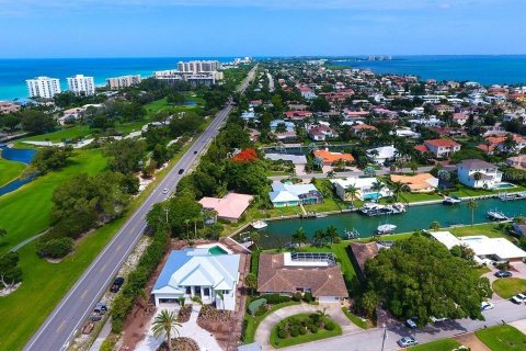 House in Longboat Key, Florida 4 bedrooms, 212.93 sq.m. № 2206220 - photo 6