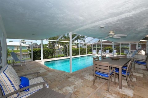 House in Longboat Key, Florida 4 bedrooms, 212.93 sq.m. № 2206220 - photo 7