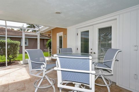 House in Longboat Key, Florida 4 bedrooms, 212.93 sq.m. № 2206220 - photo 23