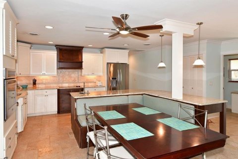 House in Longboat Key, Florida 4 bedrooms, 212.93 sq.m. № 2206220 - photo 25