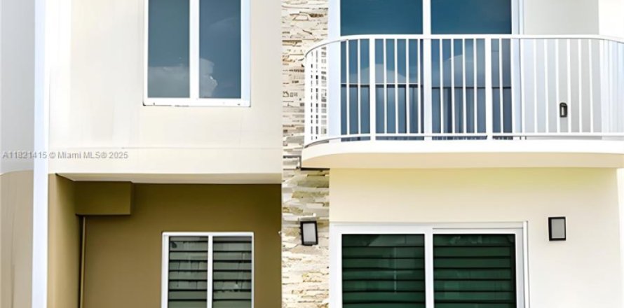 Townhouse in Homestead, Florida 4 bedrooms, 133.22 sq.m. № 1783624