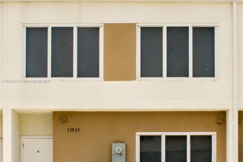 Townhouse in Homestead, Florida 4 bedrooms, 133.22 sq.m. № 1783624 - photo 11
