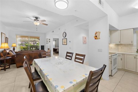 Condo in Sarasota, Florida, 2 bedrooms № 2101287 - photo 16
