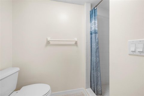 Condo in Sarasota, Florida, 2 bedrooms № 2101287 - photo 26