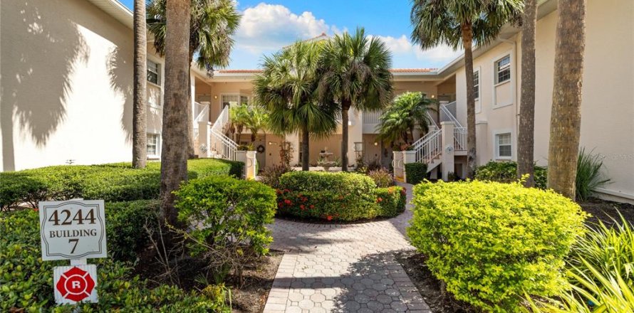 Condo in Sarasota, Florida, 2 bedrooms № 2101287