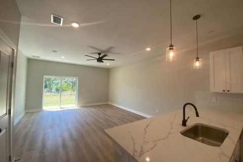 Immobilier commercial à vendre à Port Charlotte, Floride: 6 chambres, 209.03 m2 № 2205504 - photo 7