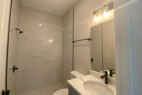 Immobilier commercial à vendre à Port Charlotte, Floride: 6 chambres, 209.03 m2 № 2205504 - photo 12