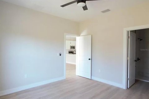 Immobilier commercial à vendre à Port Charlotte, Floride: 6 chambres, 209.03 m2 № 2205504 - photo 15