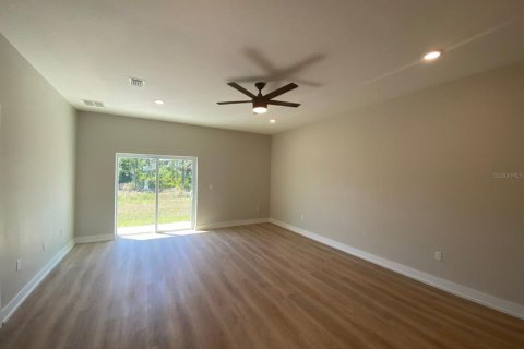 Immobilier commercial à vendre à Port Charlotte, Floride: 6 chambres, 209.03 m2 № 2205504 - photo 4
