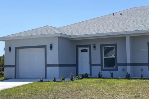 Propiedad comercial en Port Charlotte, Florida 6 dormitorios, 209.03 m2 № 2205504