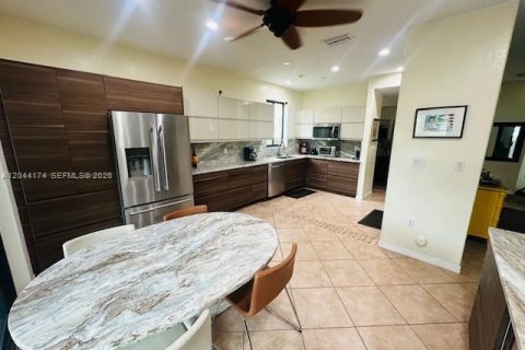 Купить виллу или дом в Дорал, Флорида 3 спальни, 171.68м2, № 2178309 - фото 7