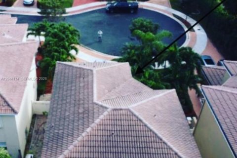 Casa en Doral, Florida 3 dormitorios, 171.68 m2 № 2178309