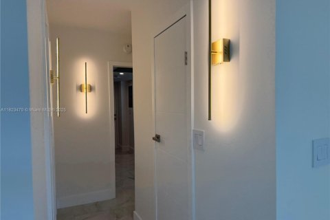 Condo in Sunny Isles Beach, Florida, 1 bedroom  № 1978797 - photo 22