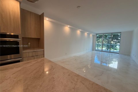 Condo in Sunny Isles Beach, Florida, 1 bedroom  № 1978797 - photo 3