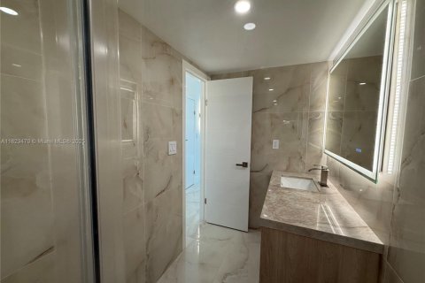 Condo in Sunny Isles Beach, Florida, 1 bedroom  № 1978797 - photo 14
