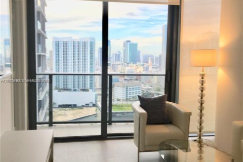 Снять в аренду кондоминиум в Майами, Флорида 2 спальни, 86.03м2, № 2050891 - фото 2