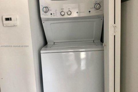 Снять в аренду кондоминиум в Майами, Флорида 2 спальни, 86.03м2, № 2050891 - фото 10