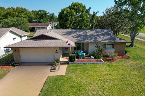 House in Palm Harbor, Florida 2 bedrooms, 123.56 sq.m. № 1653877 - photo 10